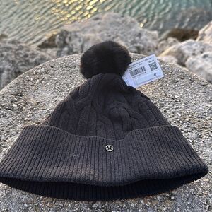 Lululemon Womens Cable-Knit Pom-Pom Beanie Black NWT HAT ONE SIZE